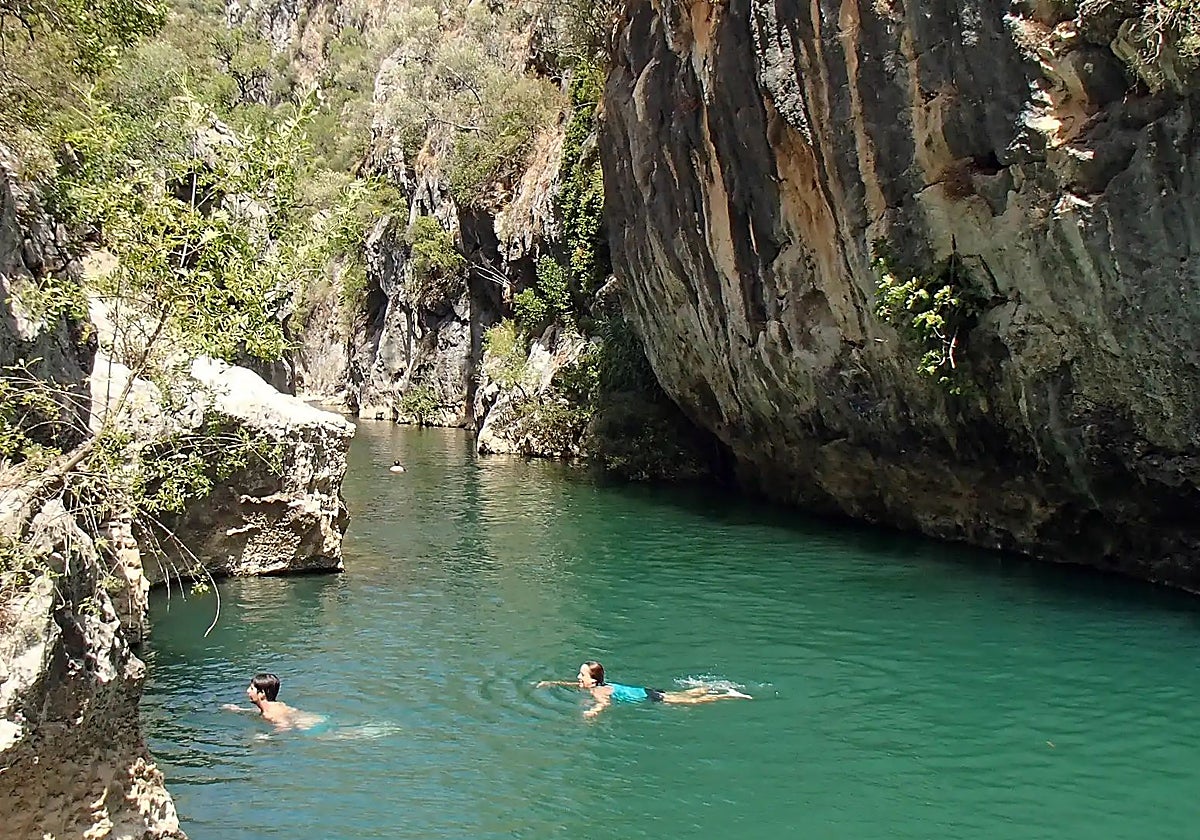 El Camping Jimera asegura que depura todas las aguas residuales antes de verterlas al río