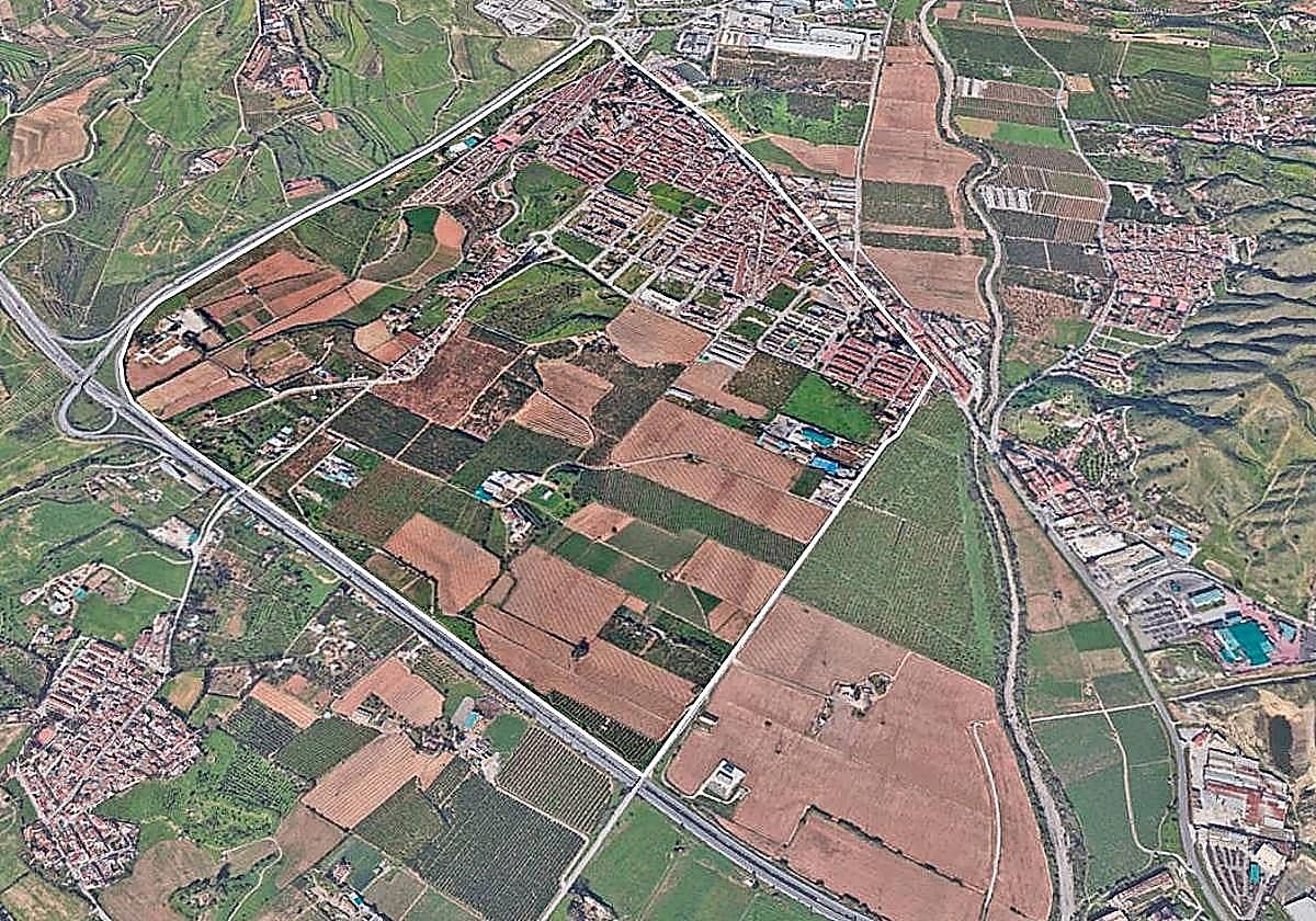 Suelos pendientes de urbanizar en la vega de Campanillas.
