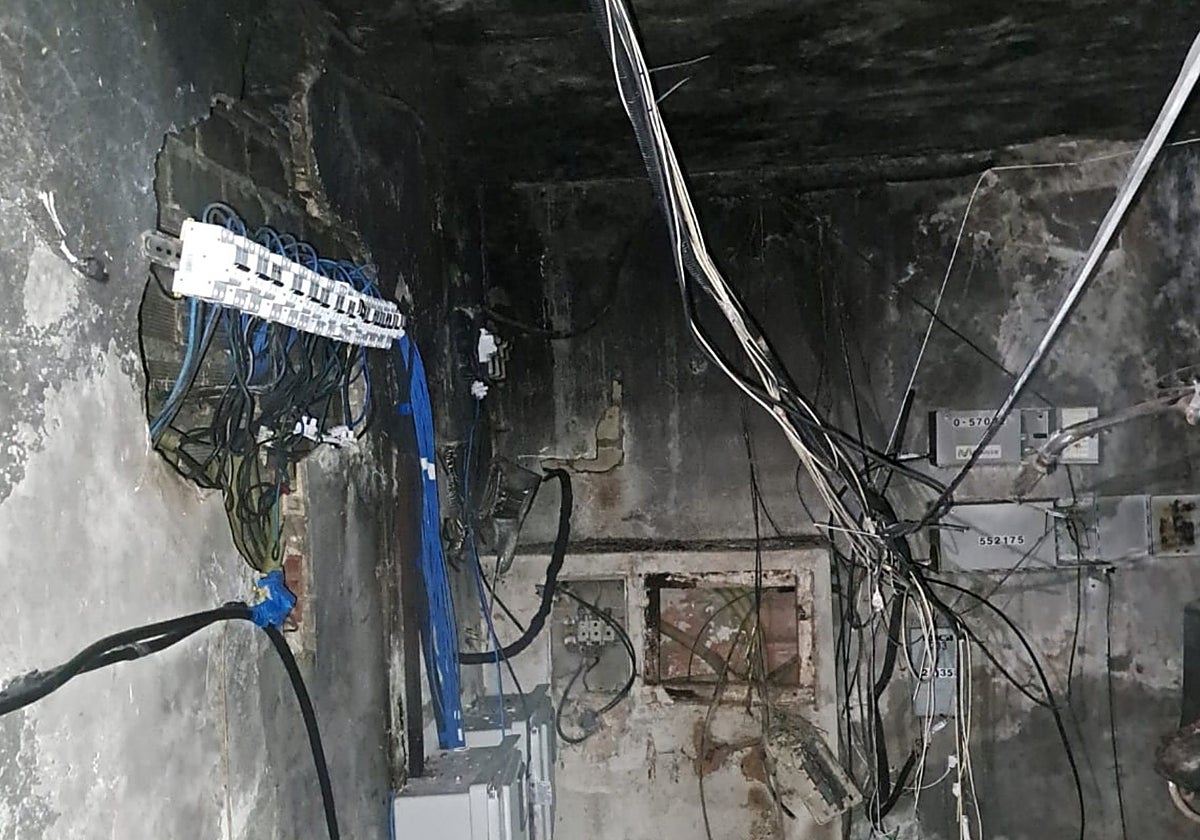 Aspecto de una de las zonas de suministro eléctrico de uno de los edificios inspeccionados.