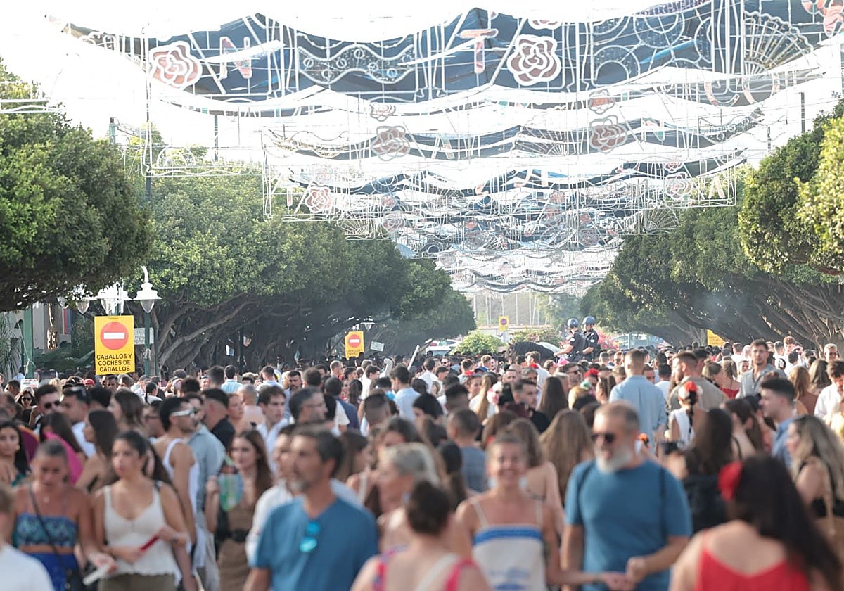 Vista de ambiente del Real de la feria de Málaga.