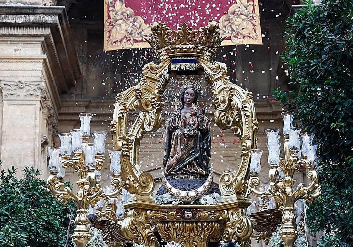 La Hermandad de la Victoria presenta el cartel de la solemnidad de la Patrona este jueves
