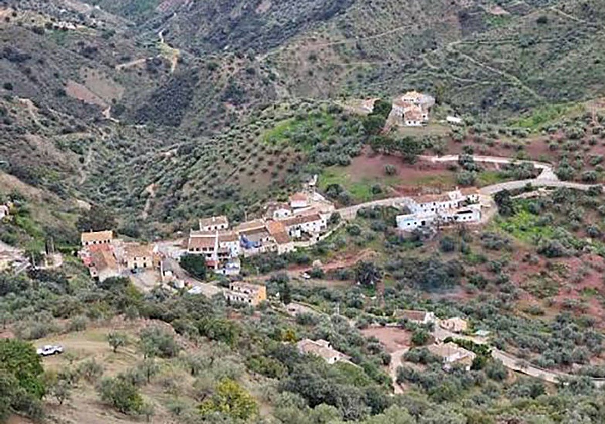 Una barriada de Comares no podrá beber agua del grifo durante al menos tres días