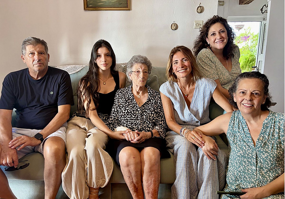 Pepita cumple 100 años en la casa de Mijas en la que nació: «No sé cuál es el secreto»