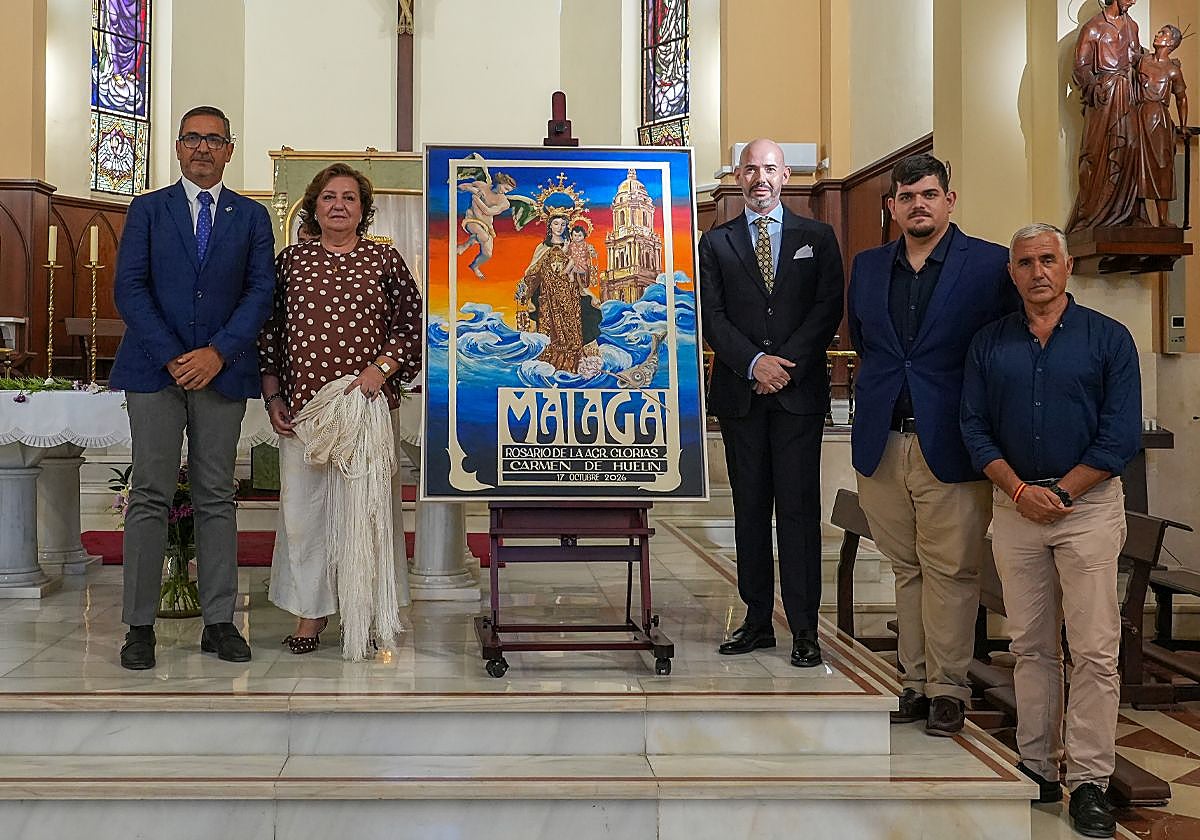 La Virgen del Carmen de Huelin surcando el mar con la Catedral de fondo protagoniza el cartel del Rosario de las Glorias