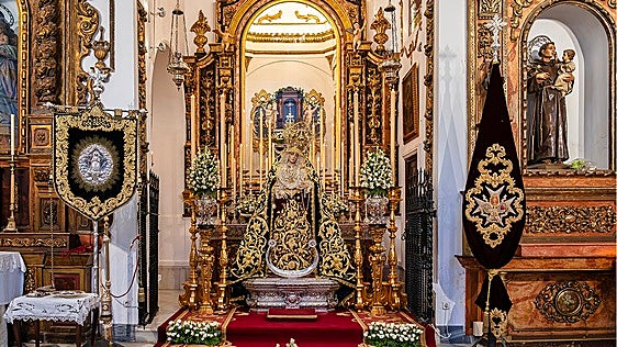 Málaga celebra los Dolores Gloriosos con cultos y besamanos