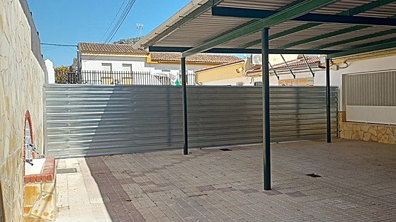 Bomberos avala la vuelta a las aulas en Benaoján tras reforzarse la seguridad del colegio