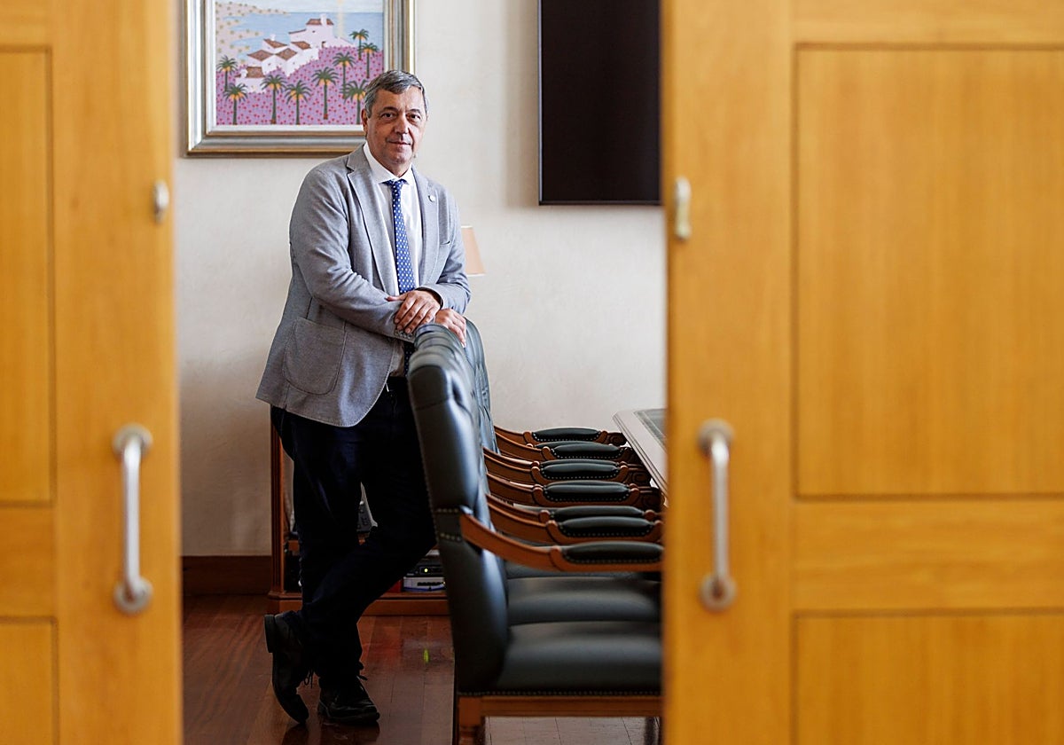 Teodomiro López: «Antes de implantar Medicina en una privada, es mejor dejar crecer a la UMA»