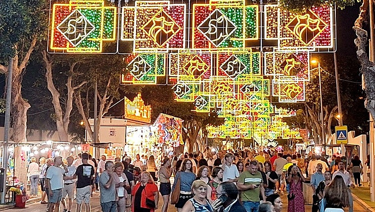 Medio millón de luces, un asistente virtual y más seguridad durante la feria de Torremolinos