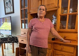 Francisca en su vivienda del barrio Plaza de Toros de Marbella.