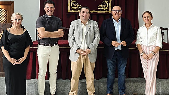 Leopoldina Valdemoro pintará el cartel y Chiqui Muñoz pregonará la Semana Santa de Vélez-Málaga en 2027