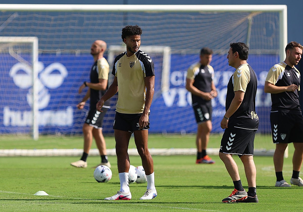 Primer día de los recién llegados Cajuste, Aznou y Berrocal, y Aaron Ochoa se entrena con el Málaga