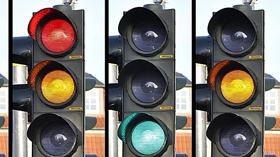 Cambios a partir de octubre en la luz ámbar intermitente de los semáforos para proteger a los peatones