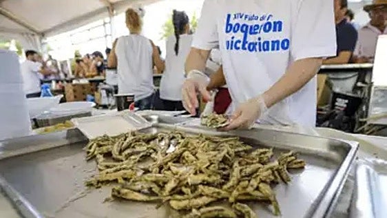 La Fiesta del Boquerón Victoriano celebra su décima edición con la participación de 57 restaurantes
