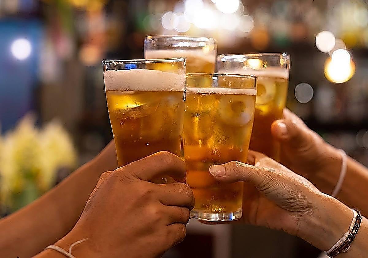 El aviso de la OCU sobre las populares cervezas con limón