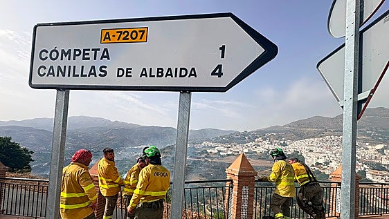 El Infoca da por extinguido el incendio de Árchez