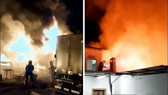 Susto de madrugada: un incendio calcina por completo una nave en Alhaurín el Grande