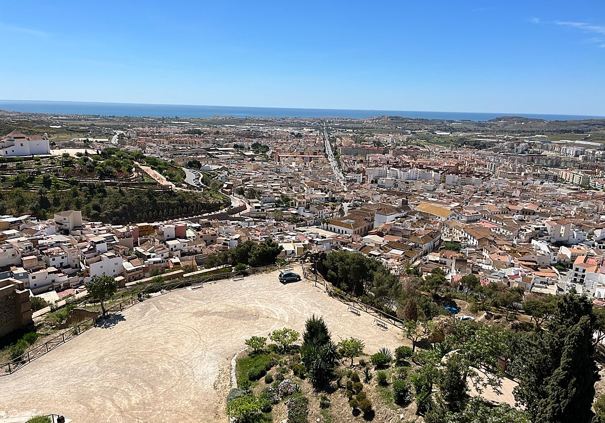 Hospitalizado un vecino de Vélez-Málaga por una presunta agresión homófoba al grito de «maricón» y «¡Viva Franco!»