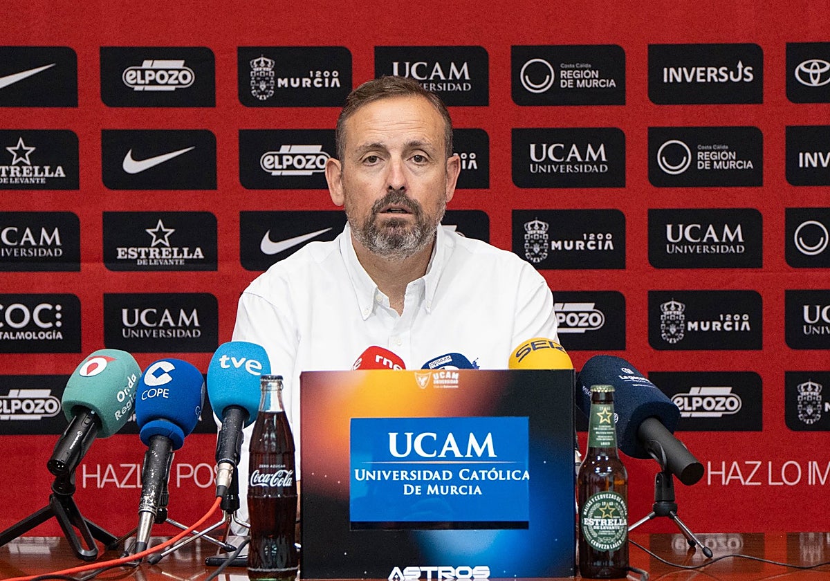 Alejandro Gómez responde a López Nieto: «Que hable de nosotros como un rival nos engrandece»