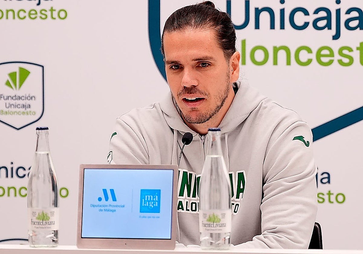 La reconstrución del Unicaja Mijas comienza con la renovación de Pérez de los Reyes