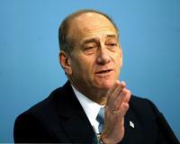 Ehud Olmert acusa al presidente de Irán de 