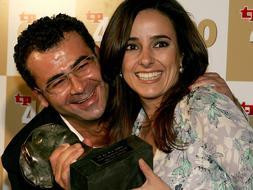 Los presentadores de 'Aquí hay tomate', Jorge Javir Vázquez y Carmen Alcayde, recibieron el Tp de Oro en 2006./ ARCHIVO