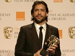 Javier Bardem se alza con el premio Bafta al mejor actor de reparto