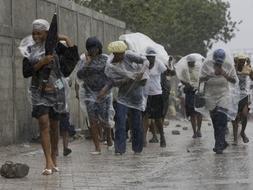 El huracán Gustav se desplaza al sureste de Cuba tras causar 23 muertos en Haití y República Dominicana