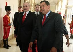 Chávez cuestiona que Zapatero arriesgue las relaciones con Venezuela por Aznar