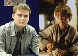 Jake Lloyd, en una imagen reciente y en un fotograma de la película. / Archivo