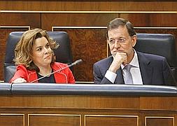 Mariano Rajoy y Soraya Sáenz de Santamaría, durante la sesión. / Foto: Efe | Video: Atlas