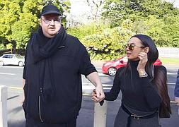 KIm 'Dotcom' y su esposa, Mona Schmitz. / Simon Watts (Reuters)