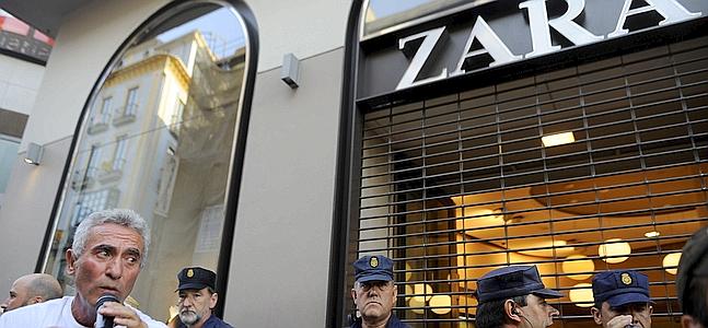 El SAT visita por sorpresa una tienda de Zara en Granada