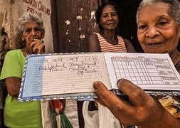 La 'cartilla de racionamiento' cubana cumple medio siglo