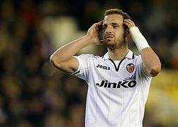 El Valencia vende a Soldado al Tottenham por 30 millones