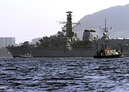 La fragata británica HMS Westminster, a su llegada./ Foto: A. Carrasco (Efe) | Vídeo: Atlas