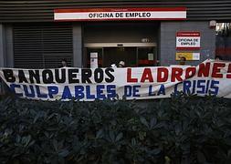 Protesta frente a una Oficina de Empleo. / Archivo