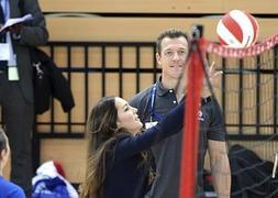 La duquesa golpea el balón. / Efe