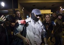 Pedro Luis Gallego Fernández, conocido como 'El violador del ascensor', a su salida de la prisión Alcalá-Meco. / Luca Piergiovanni (Efe)