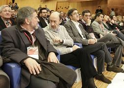 PP y UPyD exigen al PSOE que se desmarque de las palabras de Eguiguren