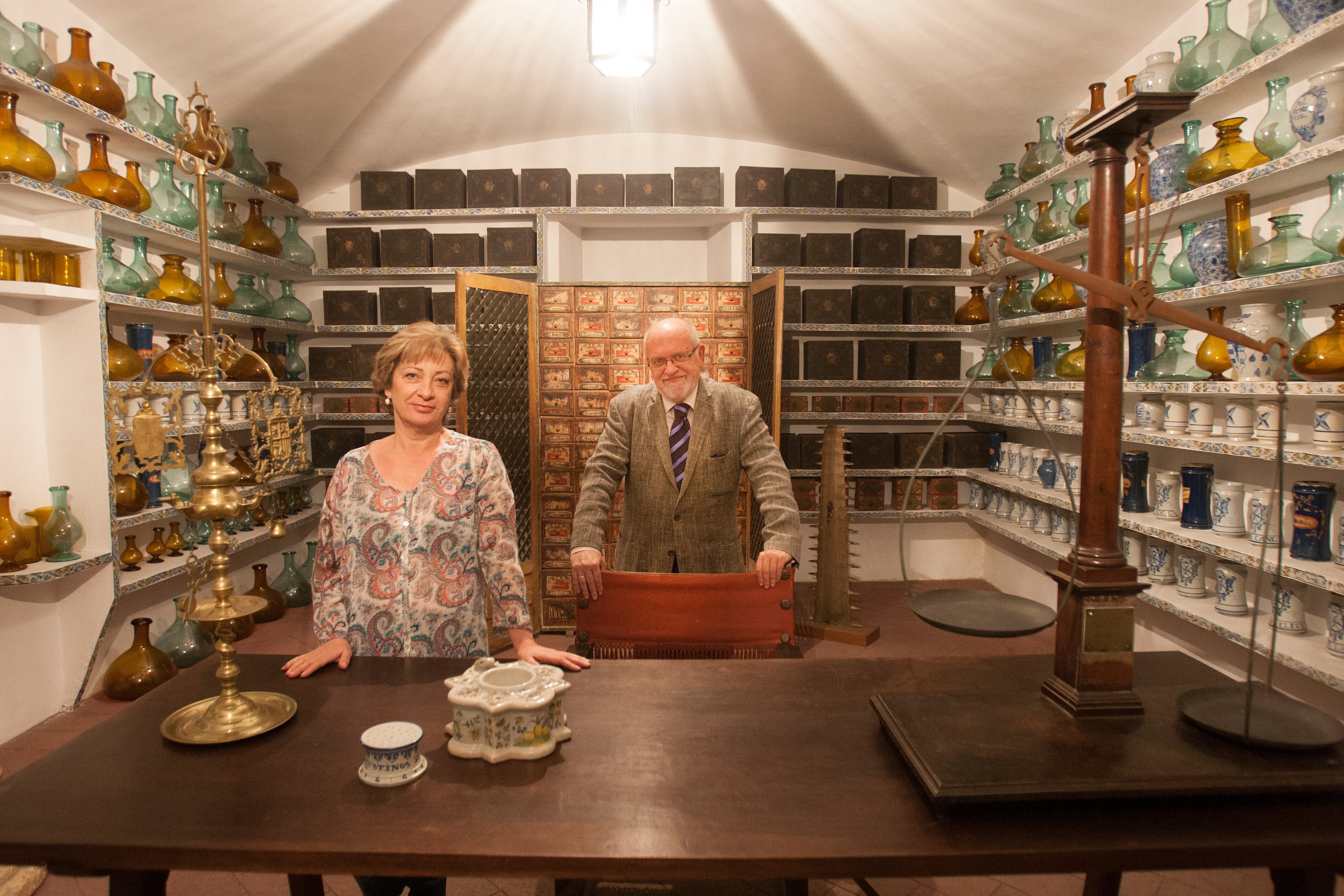 En la imagen, el director y la conservadora del Museo, Javier Puerto y Eugenia Mazuecos. 