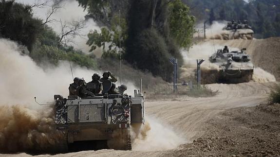 Tanques hebreos, camino a Gaza