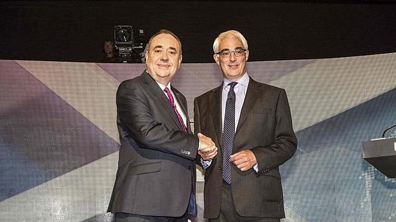 Alex Salmond (i) y Alistair Darling (d) 