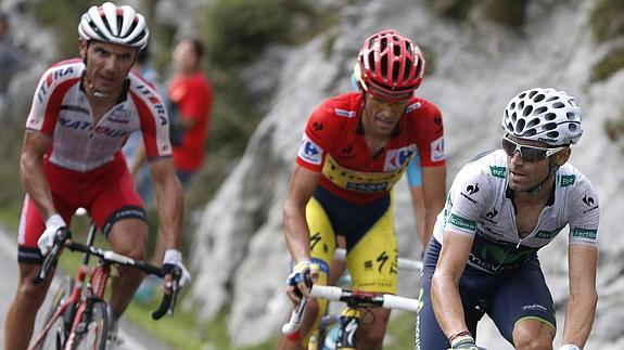 Purito, con Contador y Valverde, en una etapa de la Vuelta. 