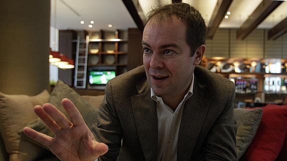 El escritor español Javier Sierra. 