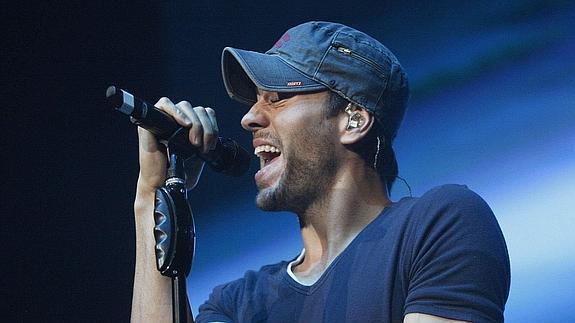 Enrique Iglesias. 