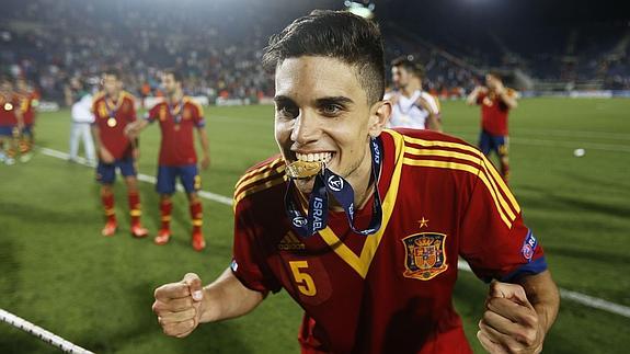 Bartra, en un partido de la sub-21. 