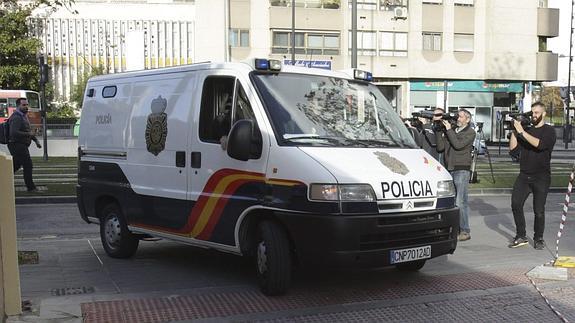 Traslado de los detenidos al juzgado.