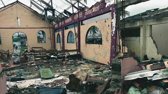 Estado en el que quedó la iglesia de Bojayá tras el ataque de las FARC.