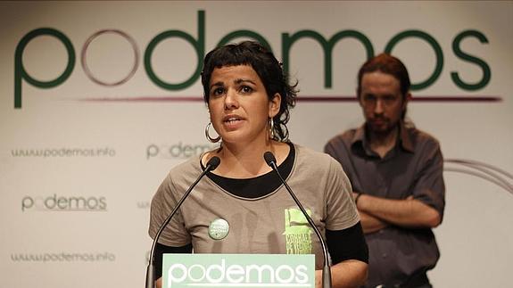 En primer plano, Teresa Rodríguez. 