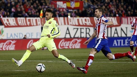 Neymar y Gabi (d). 